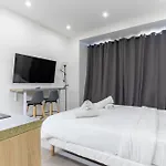 Studio De Charme Au Coeur Des Batignolles